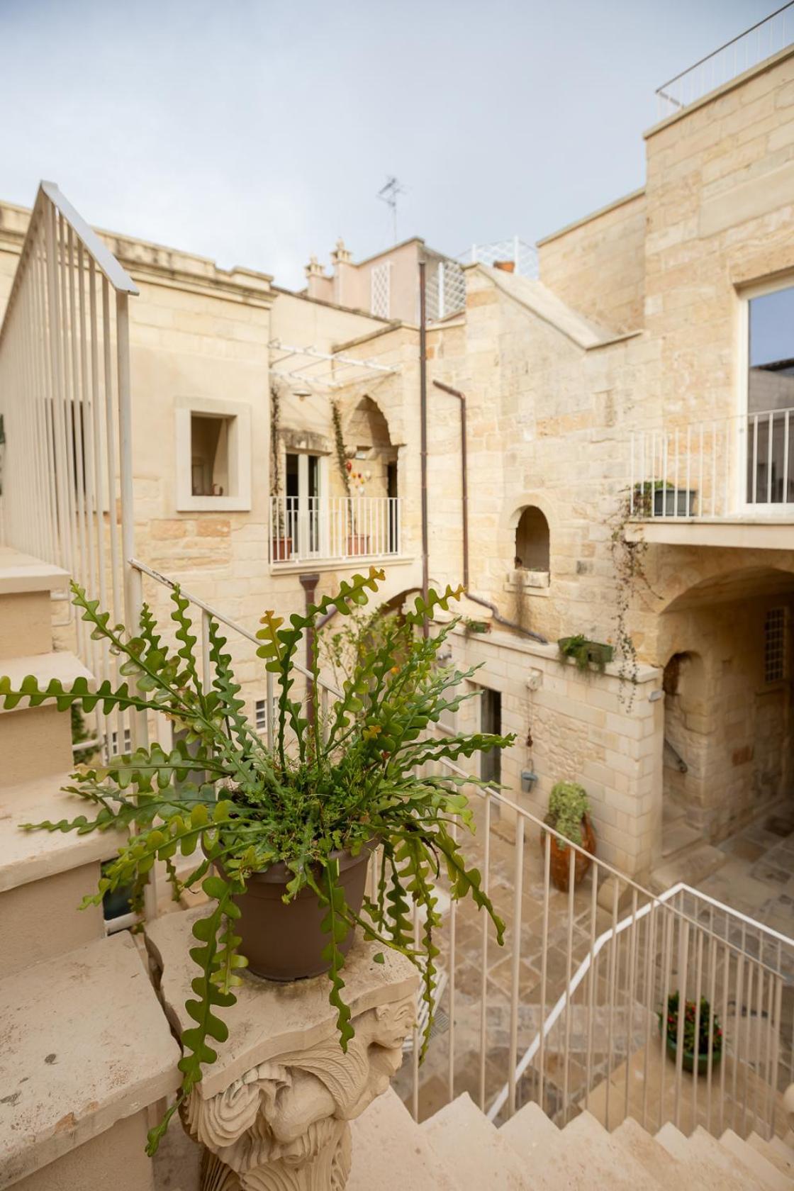 Palazzo Sant'Anna Lecce Hotel Exterior photo